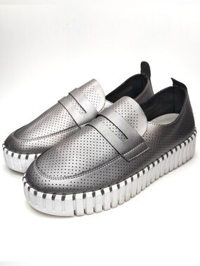 Isle Jacobsen Perforated Slip-On Metallic Platform Trainers | 39